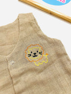 Crinkle Muslin Vest – With Lion Embroidery (Sand Beige)