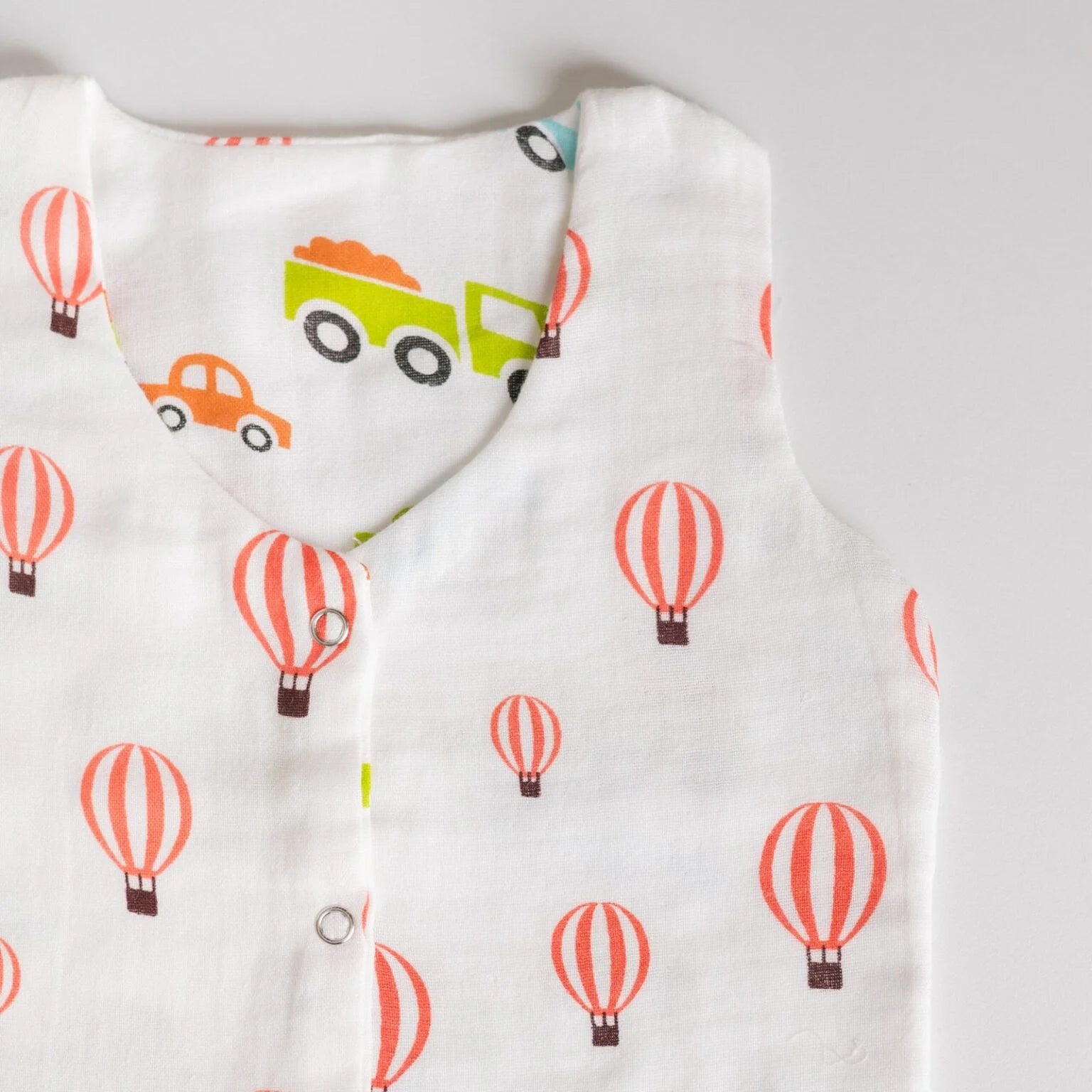 Reversible Muslin Baby Jabla — Parachute / Car Print