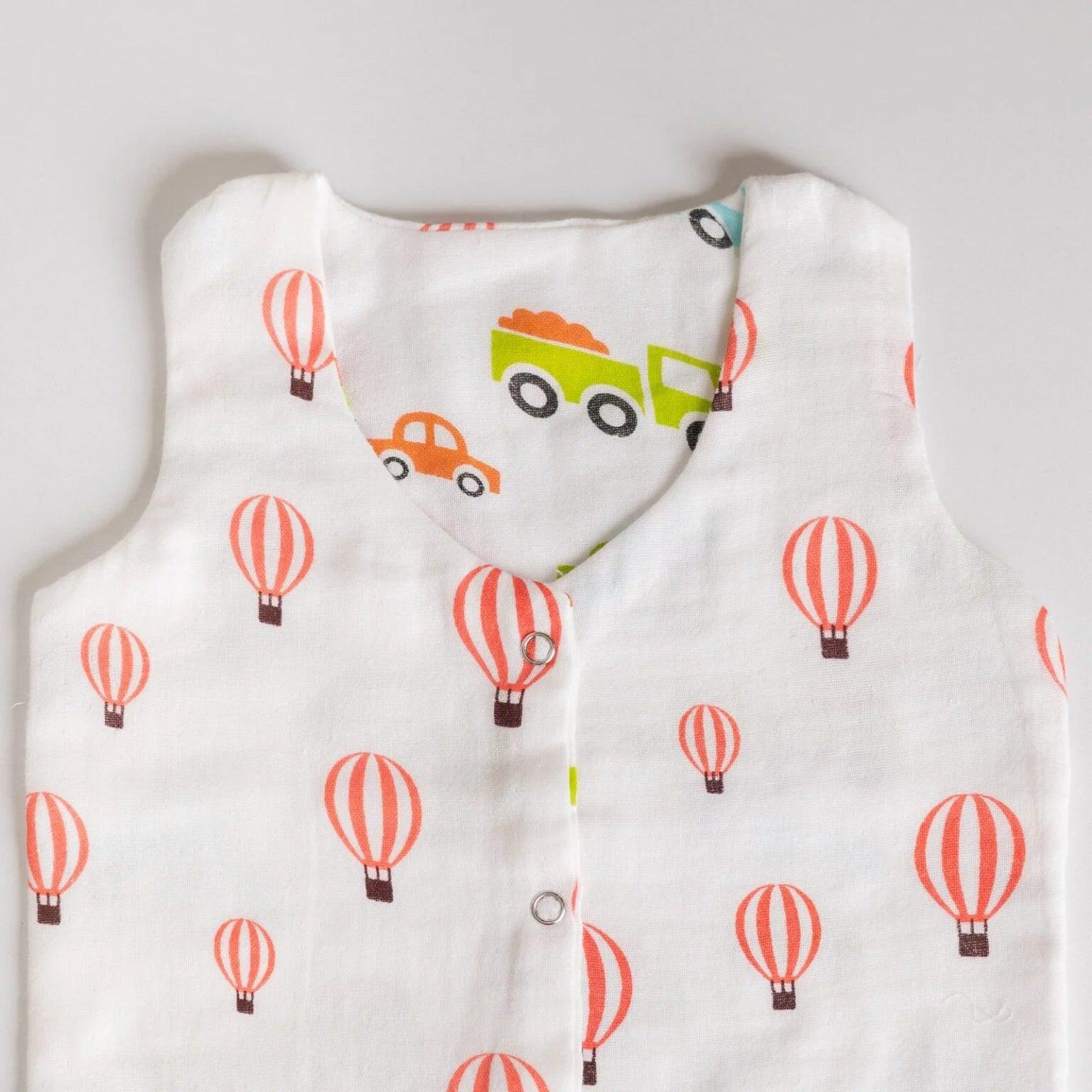 Reversible Muslin Baby Jabla — Parachute / Car Print