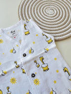 Giraffe – Muslin Button Jabla