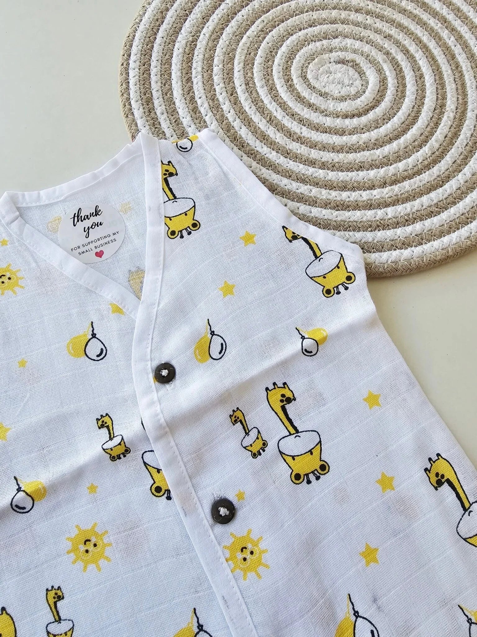 Giraffe – Muslin Button Jabla