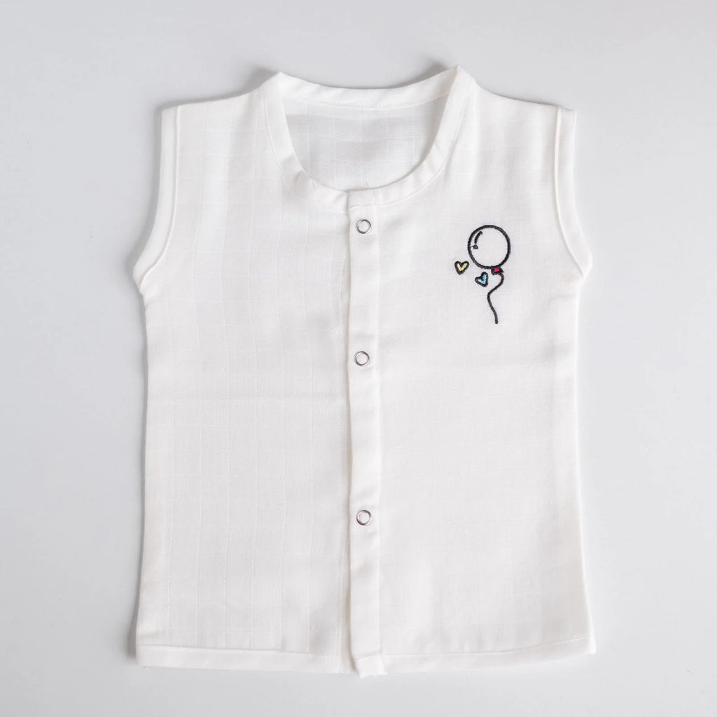 White Muslin Jabla with Embroidered Balloon – 100% Cotton for Newborns
