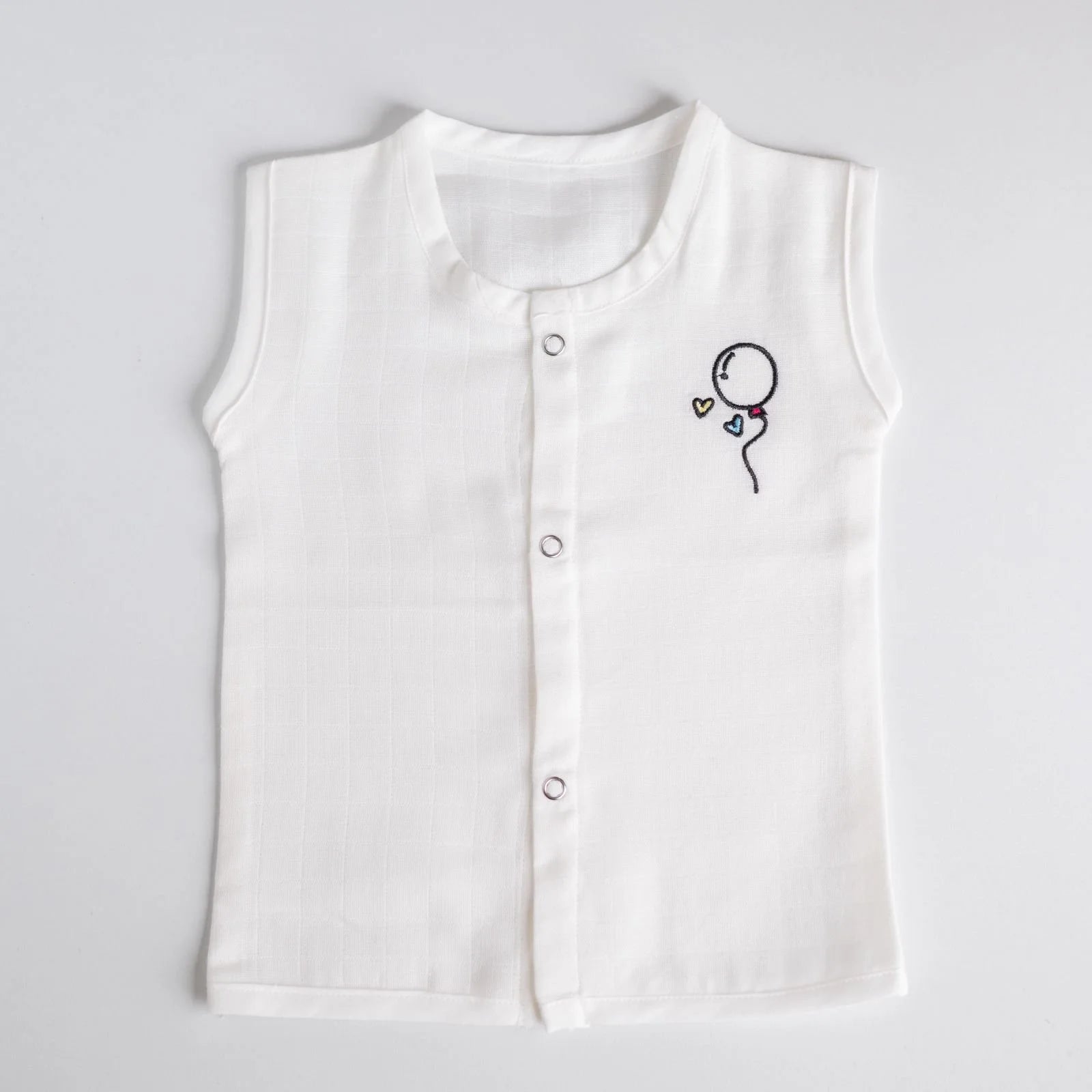 White Muslin Jabla with Embroidered Balloon – 100% Cotton for Newborns