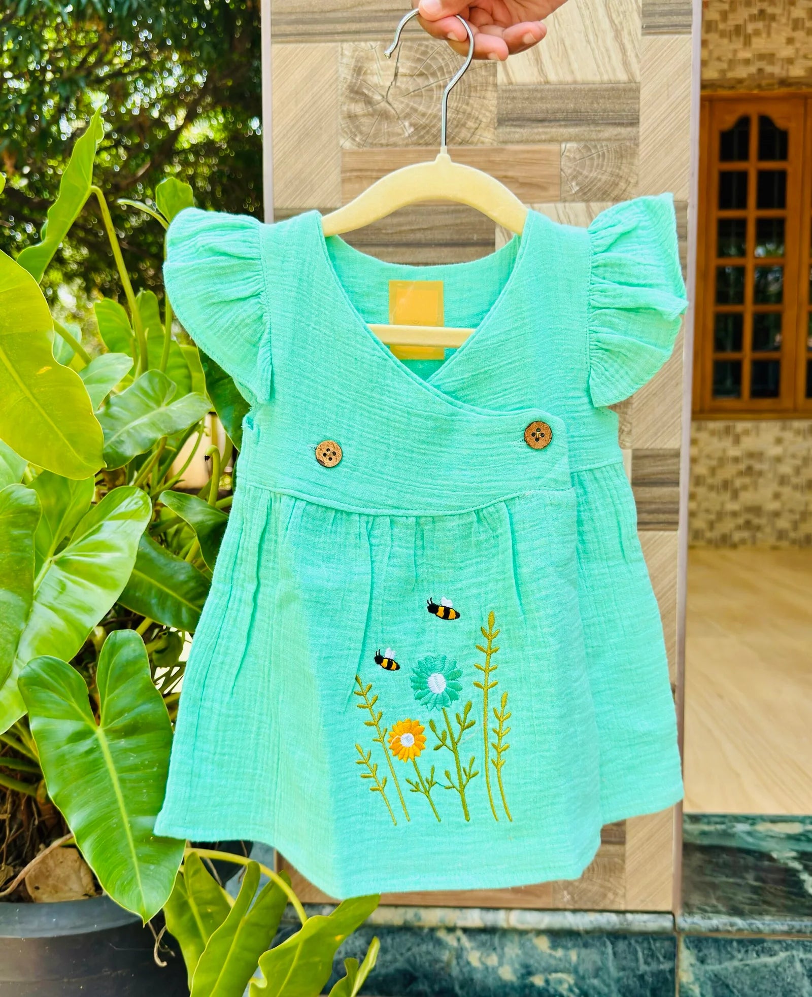 Double Layer Crinkle Muslin Baby Dress – Floral Bee Embroidery (Mint Green)