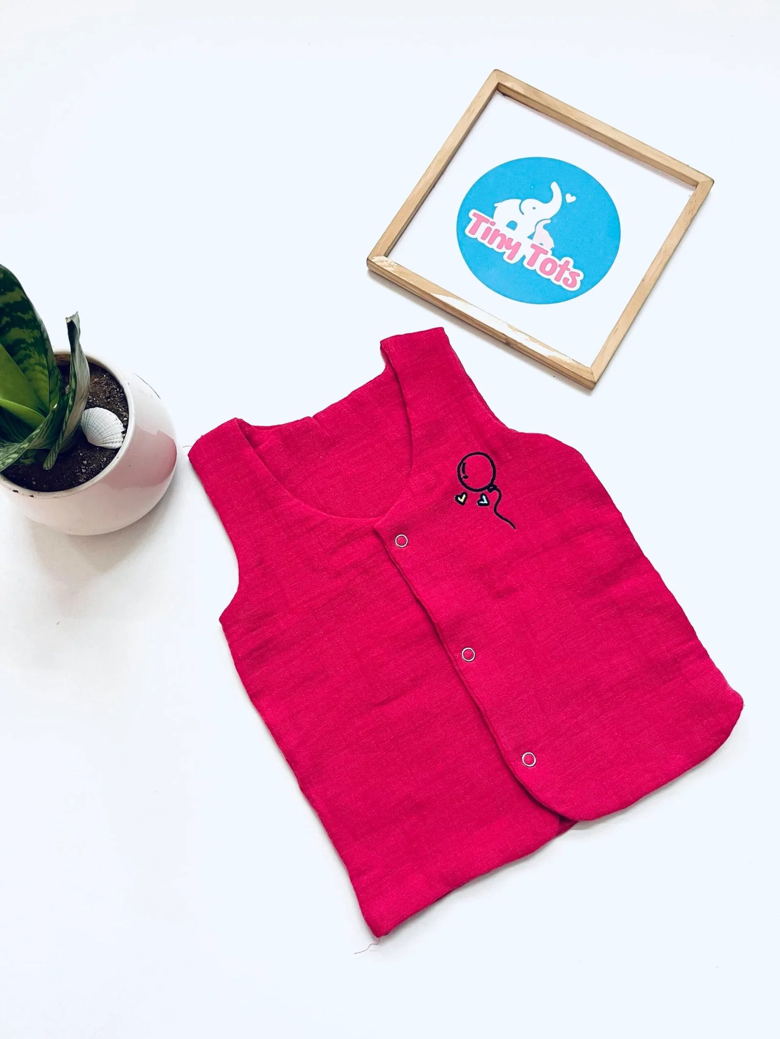 Crinkle Muslin Vest – With Balloon Embroidery