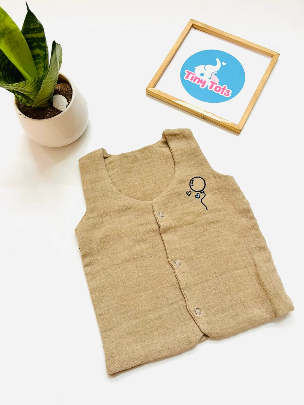 Crinkle Muslin Vest – With Balloon Embroidery (Sand Beige)