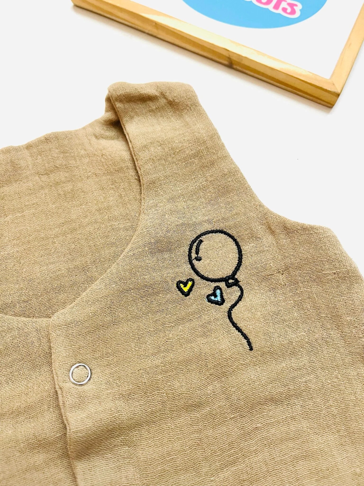 Crinkle Muslin Vest – With Balloon Embroidery (Sand Beige)