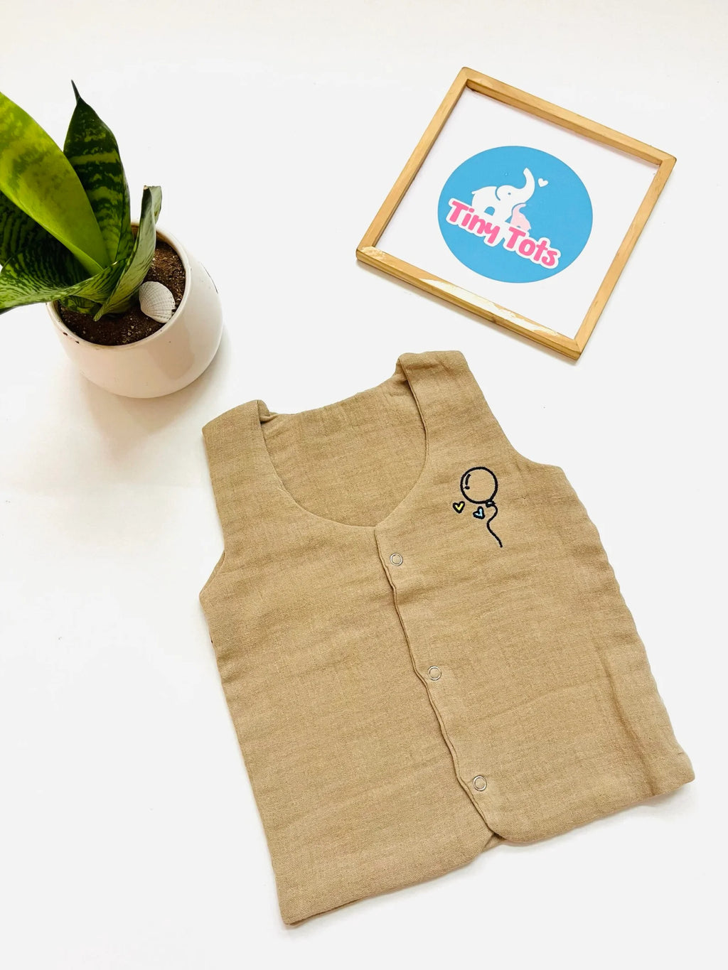 Crinkle Muslin Vest – With Balloon Embroidery (Sand Beige)