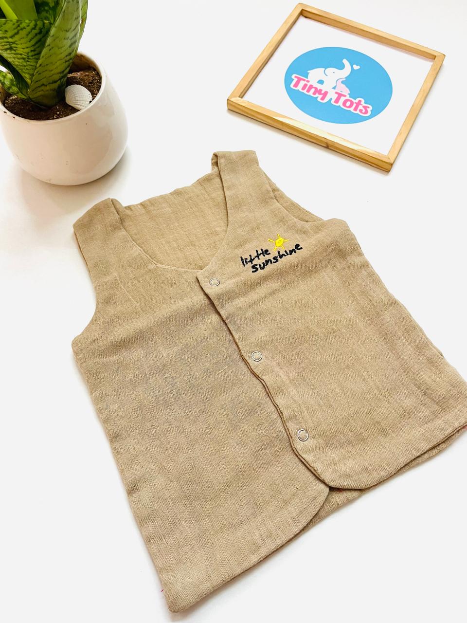 Crinkle Muslin Vest – With Little Sunshine Embroidery(Sand Beige)