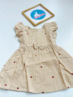Crinkle Muslin Heart Print Baby Girl Dress with Bow – Beige